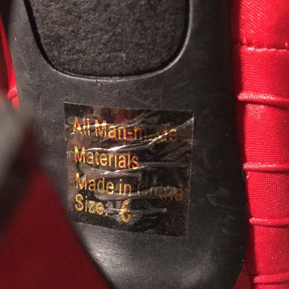 Super sexy Dots ruby red slippers size 6. Kitten heels - Picture 8 of 9